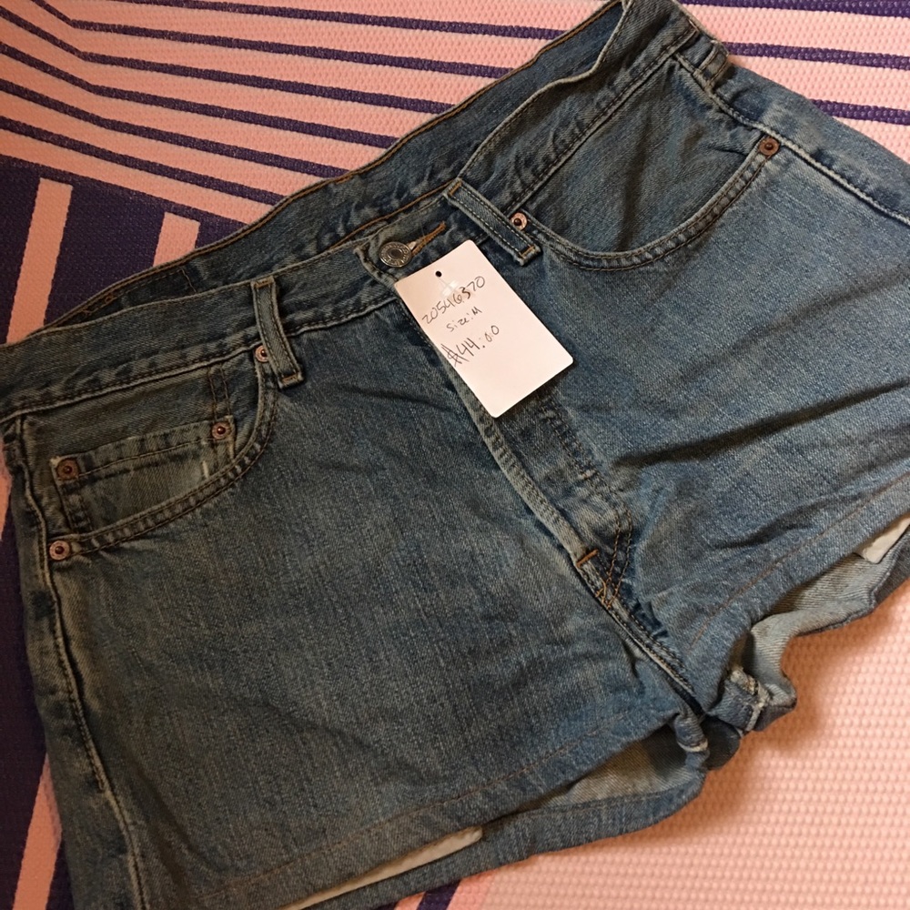 Levi’s shorts
